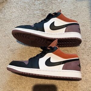 Nike Men’s Low-Top Sneakers in White, Black & Rust Purple